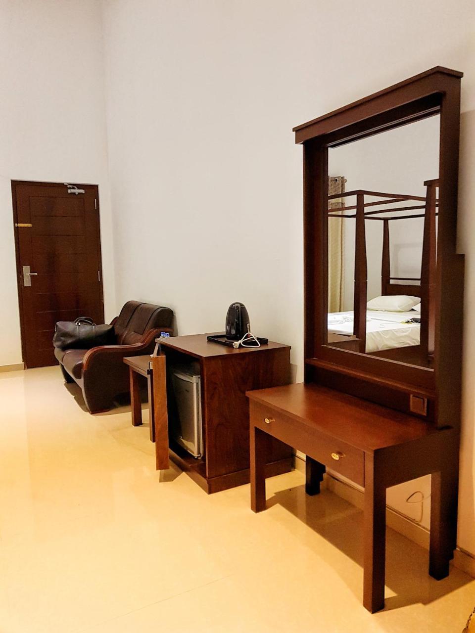 Livinya Holiday Resort Катарагама Екстер'єр фото