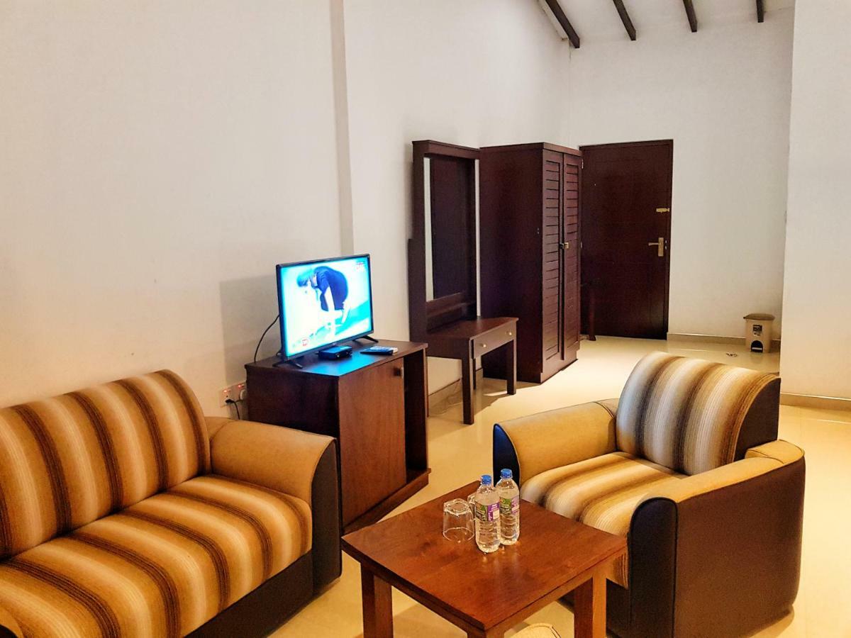 Livinya Holiday Resort Катарагама Екстер'єр фото